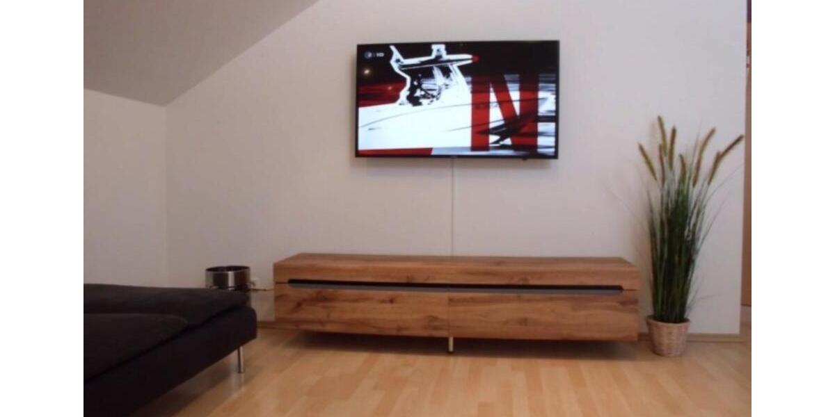 Dachgeschoßwohnung Rottenburg am Neckar - 2 Zimmer, 82 m&sup2;, 490&euro; | Angebot:25272110