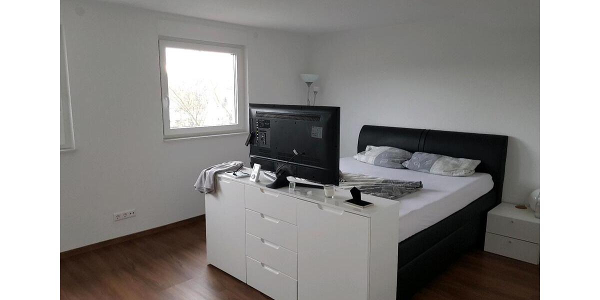 Dachgeschoßwohnung Nürtingen - 3 Zimmer, 80 m&sup2;, 1.000&euro; | Angebot:25264201