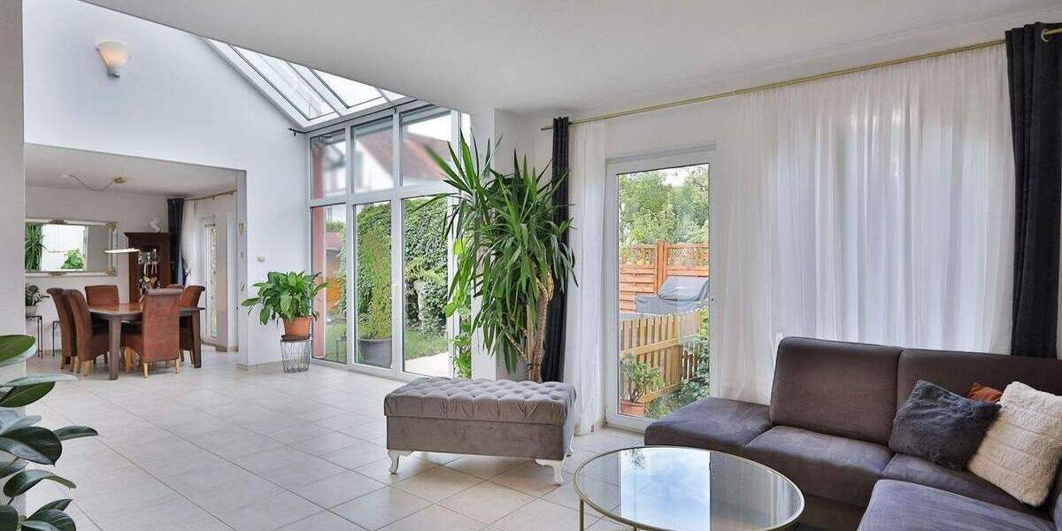Einfamilienhaus Ostelsheim - 5 Zimmer, 242 m&sup2;, 799.000&euro; | Angebot:25771597