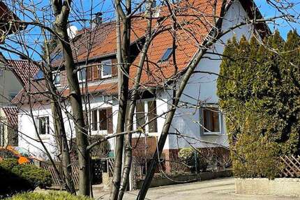 Haus Renningen - 7 Zimmer, 155 m&sup2;, 2.200&euro; | Angebot:25891525