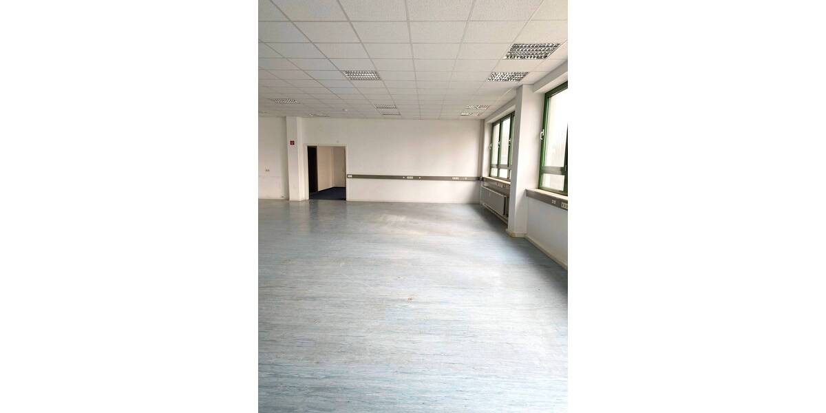 Gewerbeobjekt Leinfelden-Echterdingen Echterdingen - 7 Zimmer, 330 m&sup2;, 2.970&euro; | Angebot:25704248