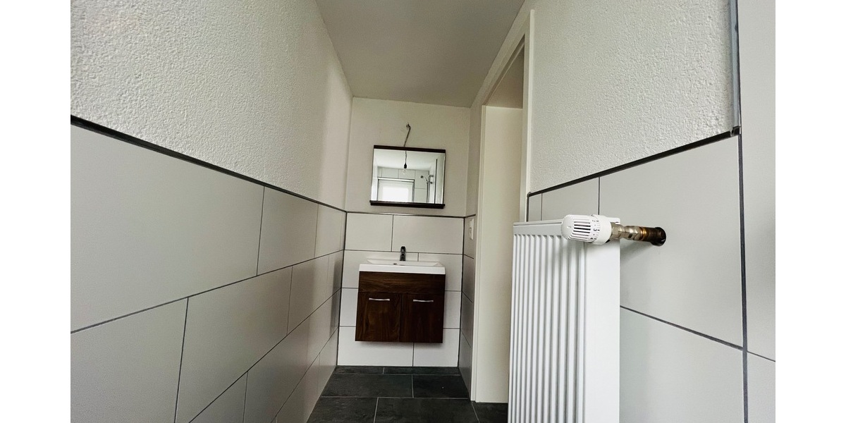 Teilsaniertes Einfamilien-Mehrgenerationenhaus mit Terrasse, Garage und zusätzlichem Waldgrundstück - Einfamilienhaus Horb am Neckar | Angebot:26019766