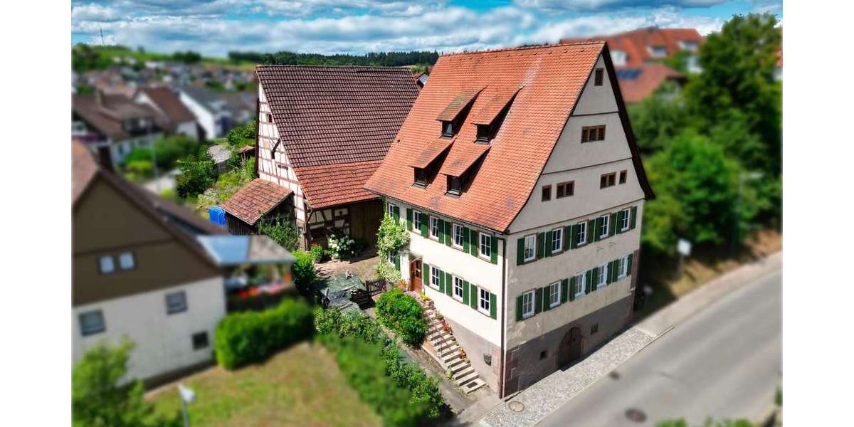Einfamilienhaus Wildberg - 11 Zimmer, 330 m&sup2;, 699.000&euro; | Angebot:22145329