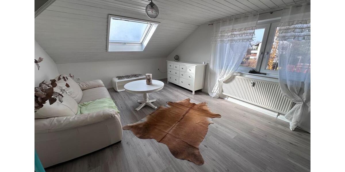 Dachgeschoßwohnung Ofterdingen - 2 Zimmer, 53 m&sup2;, 60&euro; | Angebot:25841324