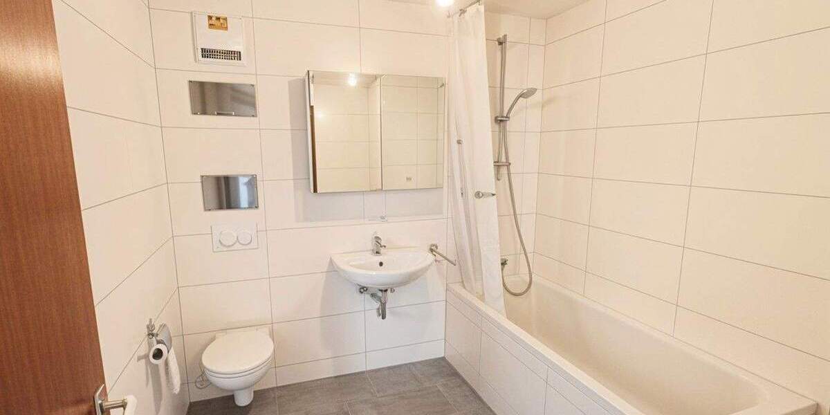 Etagenwohnung Reutlingen Innenstadt - 2 Zimmer, 66 m&sup2;, 294.000&euro; | Angebot:25751226