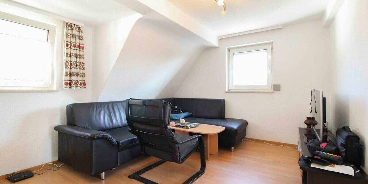 Mehrfamilienhaus, Wohnhaus Stuttgart Heumaden - 9 Zimmer, 154 m&sup2;, 398.000&euro; | Angebot:26037407