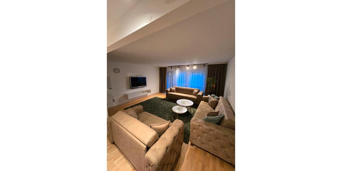 Etagenwohnung Althengstett - 7 Zimmer, 200 m&sup2;, 1.750&euro; | Angebot:25965657