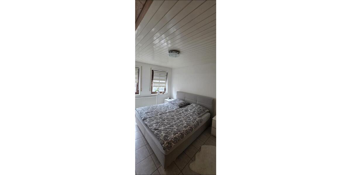 Etagenwohnung Bad Urach - 3 Zimmer, 65 m&sup2;, 800&euro; | Angebot:26414137