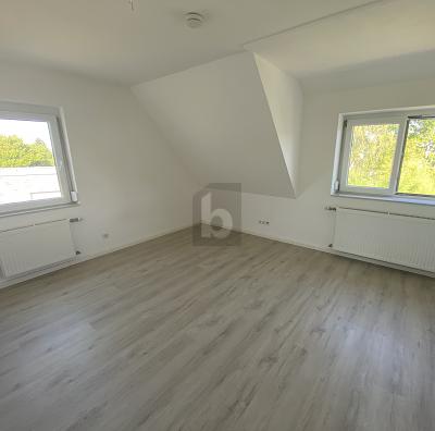 RUHIG WOHNEN MIT GARTEN UND WEITBLICK - Einfamilienhaus Ofterdingen | Angebot:27503222