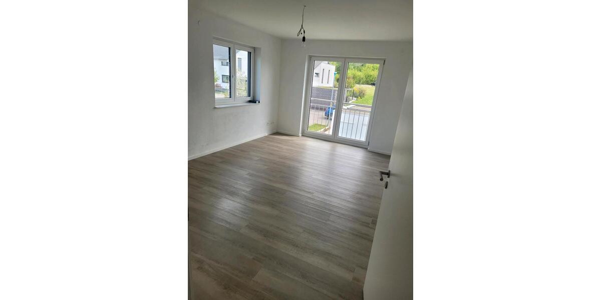 Etagenwohnung Kirchentellinsfurt - 1 Zimmer, 170 m&sup2;, 700&euro; | Angebot:25415723