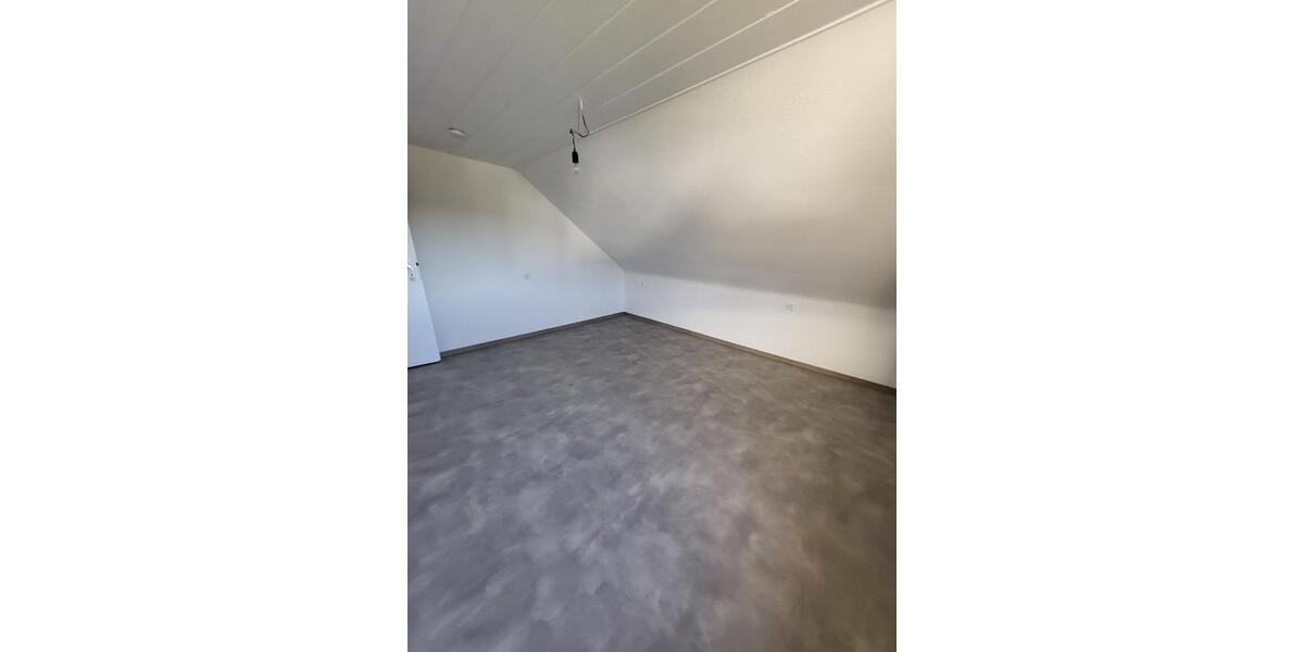 Einfamilienhaus Nagold - 8 Zimmer, 140 m&sup2;, 1.300&euro; | Angebot:25843300