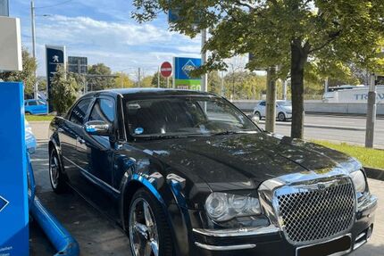 Chrysler 300C 143.000 km 9.000 &euro; Stuttgart 70191