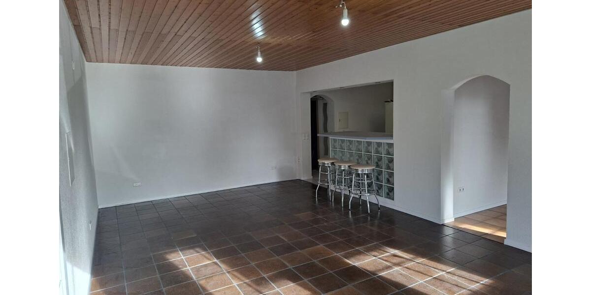 Erdgeschoßwohnung Rottenburg am Neckar - 4 Zimmer, 110 m&sup2;, 320.000&euro; | Angebot:25638115