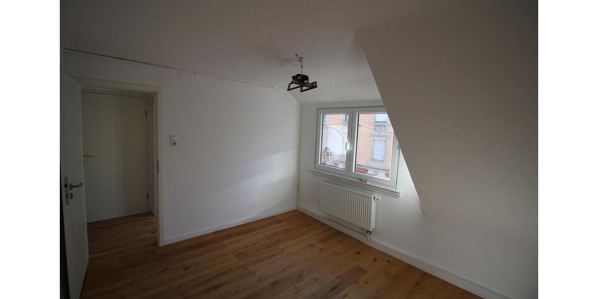 Mehrfamilienhaus, Wohnhaus Stuttgart Stuttgart-Süd - 9 Zimmer, 163 m&sup2;, 575.000&euro; | Angebot:26058984