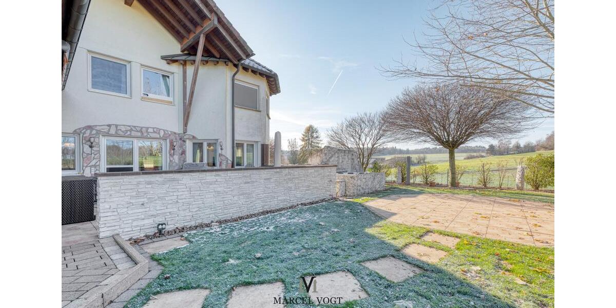 Einfamilienhaus Hülben - 8.5 Zimmer, 337 m&sup2;, 4.620&euro; | Angebot:23816966