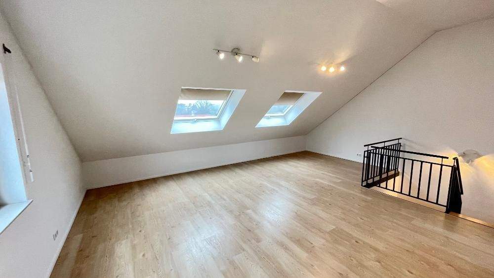 Doppelhaushälfte Holzgerlingen - 6 Zimmer, 160 m&sup2;, 3.633&euro; | Angebot:25800085