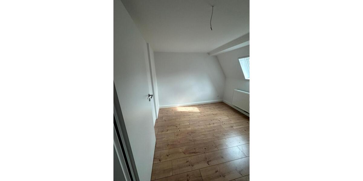 Dachgeschoßwohnung Jettingen - 3 Zimmer, 82 m&sup2;, 1.050&euro; | Angebot:25576415