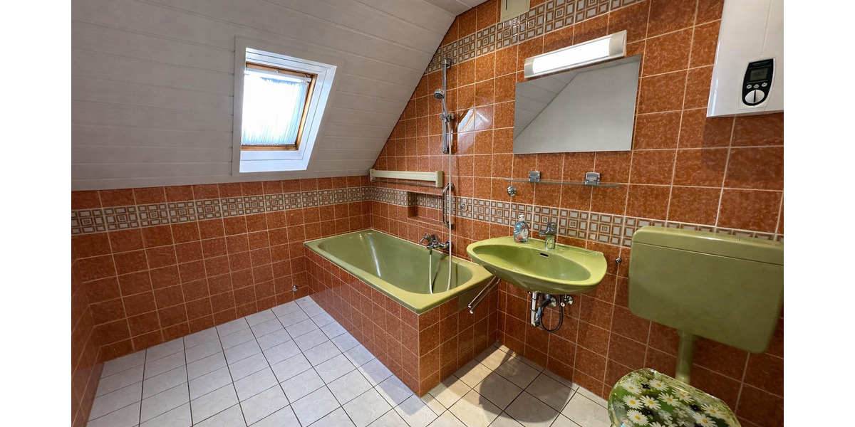 Mehrfamilienhaus, Wohnhaus Stuttgart Degerloch - 8 Zimmer, 181 m&sup2;, 778.000&euro; | Angebot:25836698