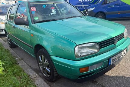 VW Golf 98.000 km 999 &euro; Sindelfingen 71065