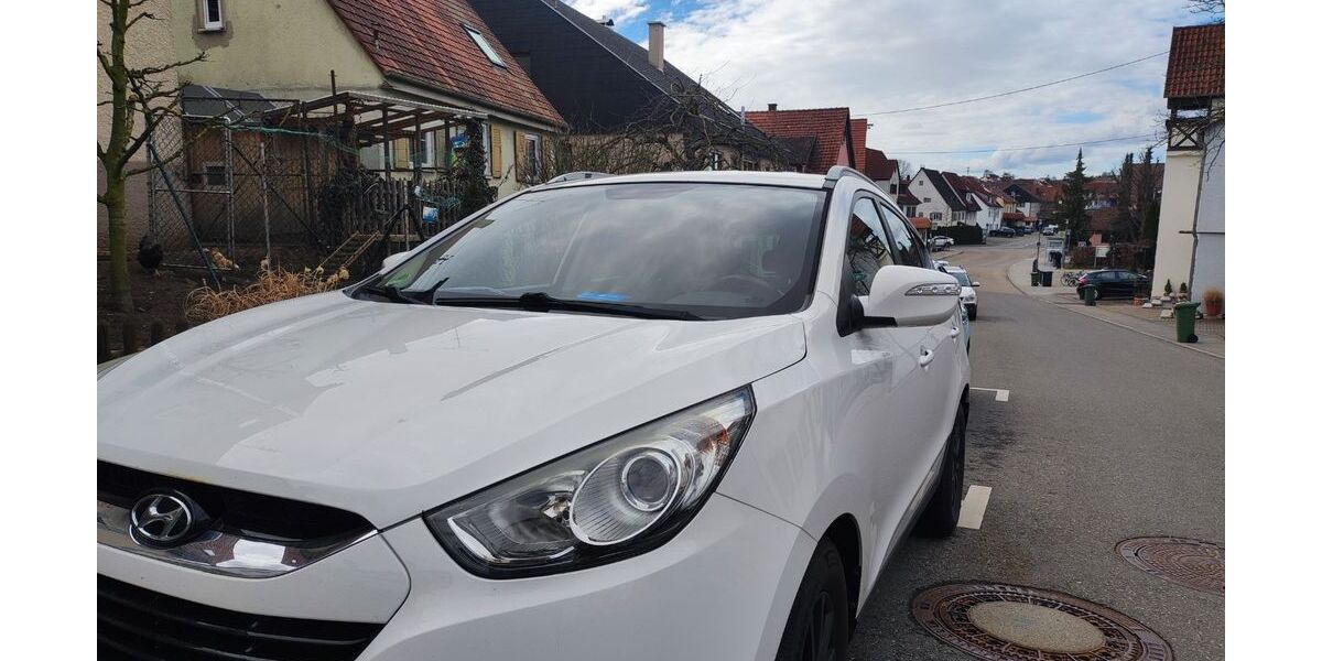 Hyundai ix35 168.000 km 5.400 &euro; Tübingen 72072