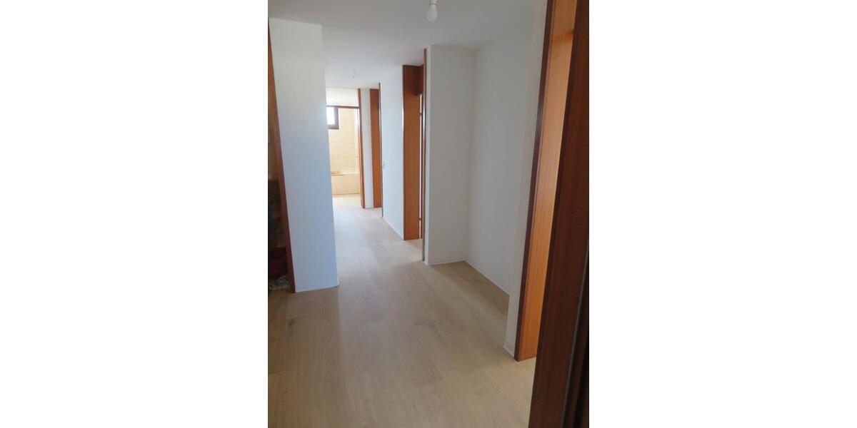 Etagenwohnung Sindelfingen Eichholz - 3 Zimmer, 86 m&sup2;, 290.000&euro; | Angebot:25550899