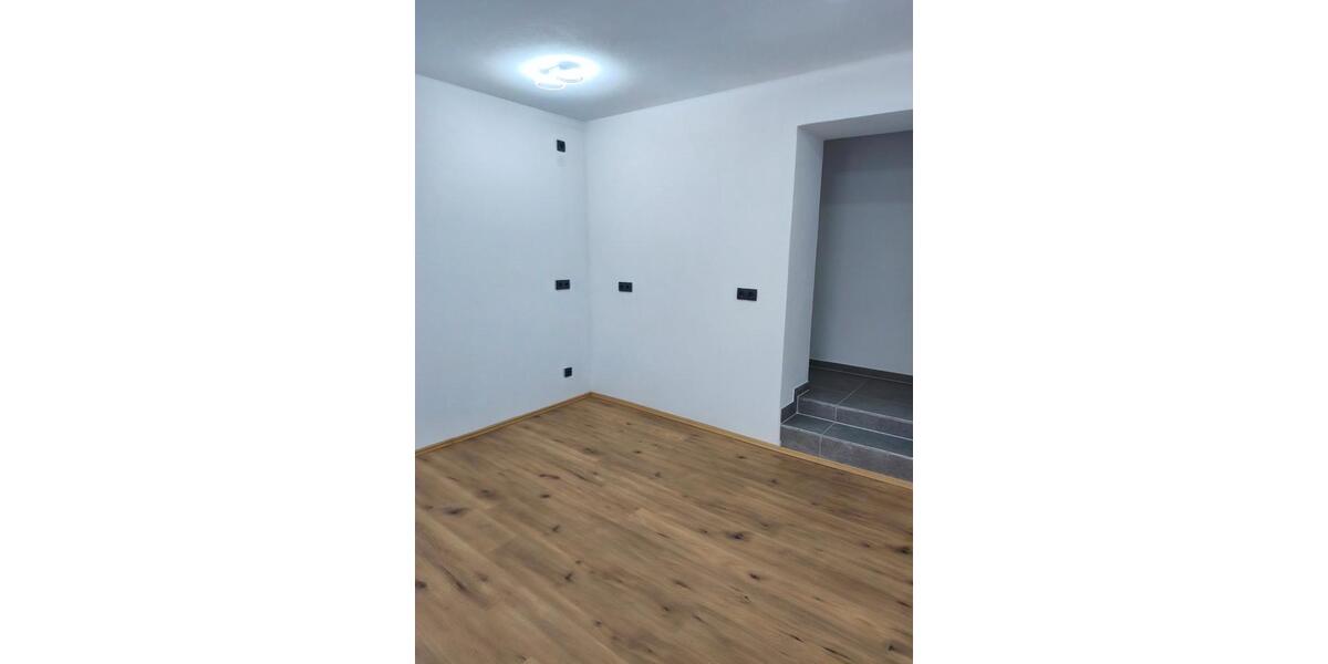 Erdgeschoßwohnung Eningen unter Achalm - 1 Zimmer, 60 m&sup2;, 700&euro; | Angebot:25966480
