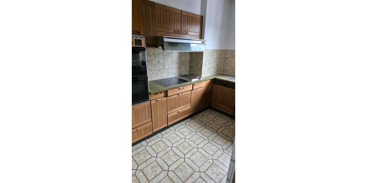 Etagenwohnung Pfullingen - 4 Zimmer, 160 m&sup2;, 1.850&euro; | Angebot:25615132