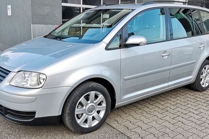 VW Touran 243.000 km 2.450 &euro; Ofterdingen 72131