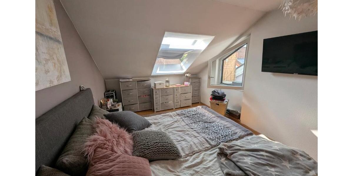 Dachgeschoßwohnung Böblingen Dagersheim - 2.5 Zimmer, 67 m&sup2;, 289.000&euro; | Angebot:27446821