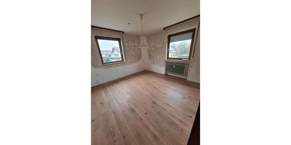 Erdgeschoßwohnung Herrenberg - 5 Zimmer, 117 m&sup2;, 1.400&euro; | Angebot:25941985