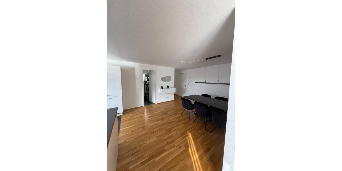 Erdgeschoßwohnung Nürtingen - 2.5 Zimmer, 99 m&sup2;, 1.300&euro; | Angebot:25945896