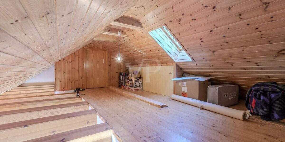 Einfamilienhaus Wolfschlugen - 7 Zimmer, 248 m&sup2;, 739.000&euro; | Angebot:25836556