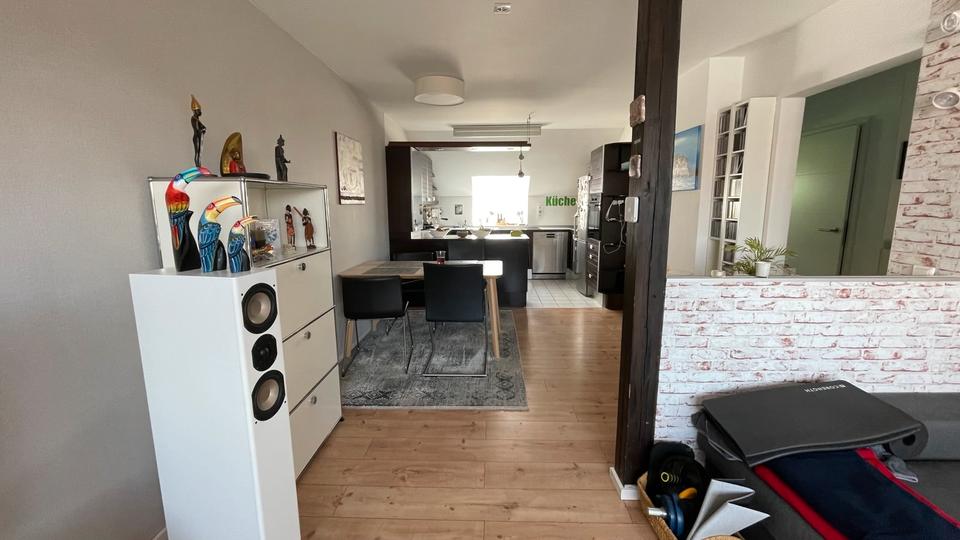 Dachgeschoßwohnung Wolfschlugen - 2 Zimmer, 65 m&sup2;, 1.100&euro; | Angebot:25170897