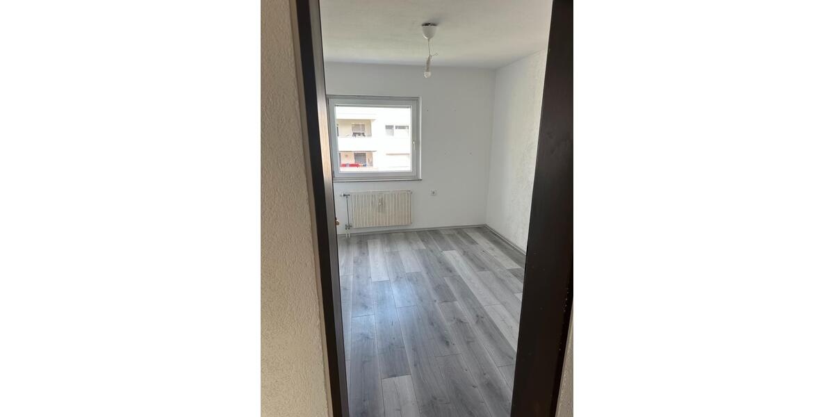 Etagenwohnung Gärtringen - 3 Zimmer, 84 m&sup2;, 300.000&euro; | Angebot:26907982