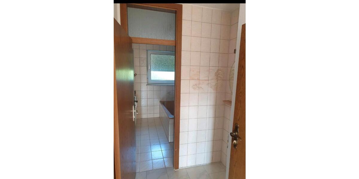 Etagenwohnung Eningen unter Achalm - 3 Zimmer, 74 m&sup2;, 260.000&euro; | Angebot:25080482