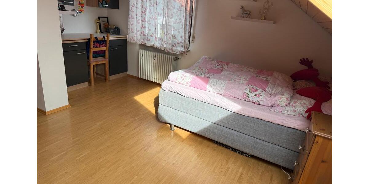 Dachgeschoßwohnung Schönaich - 1 Zimmer, 21 m&sup2;, 250&euro; | Angebot:26219952