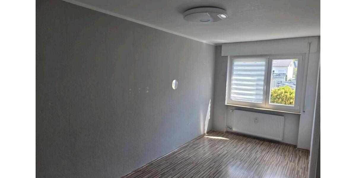 Erdgeschoßwohnung Böblingen - 4.5 Zimmer, 85 m&sup2;, 290.000&euro; | Angebot:27265022