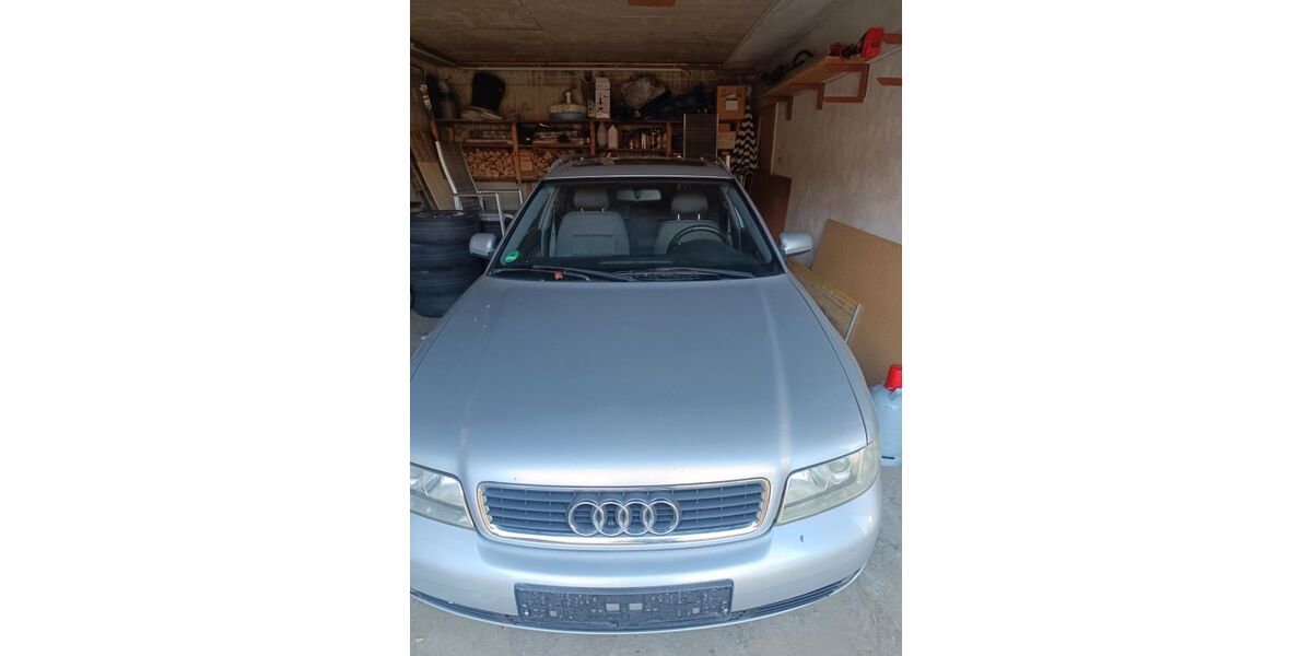 Audi A4 190.000 km 800 &euro; Neuffen 72639