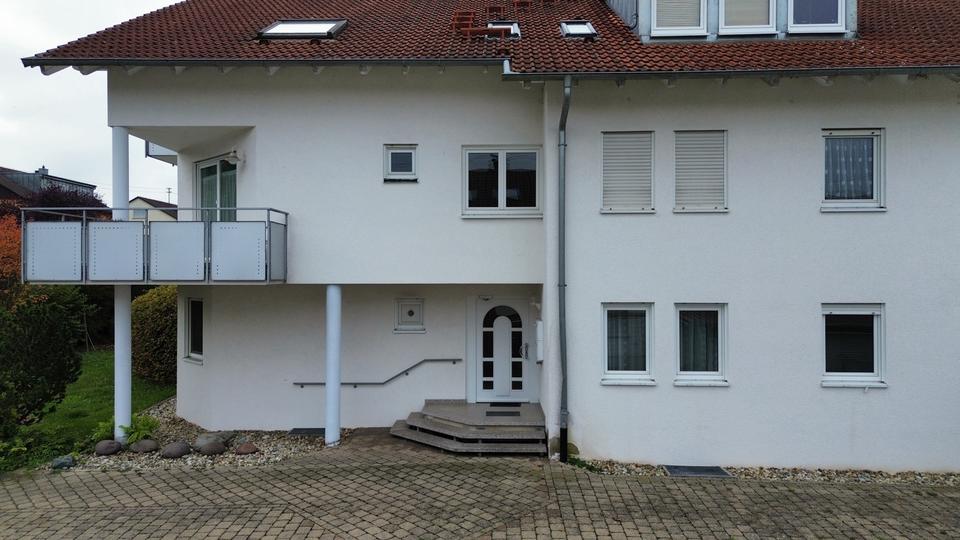Erdgeschoßwohnung Ofterdingen - 3 Zimmer, 83 m&sup2;, 880&euro; | Angebot:25418090
