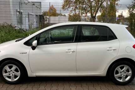 Toyota Auris 140.500 km 8.000 &euro; Stuttgart 70182