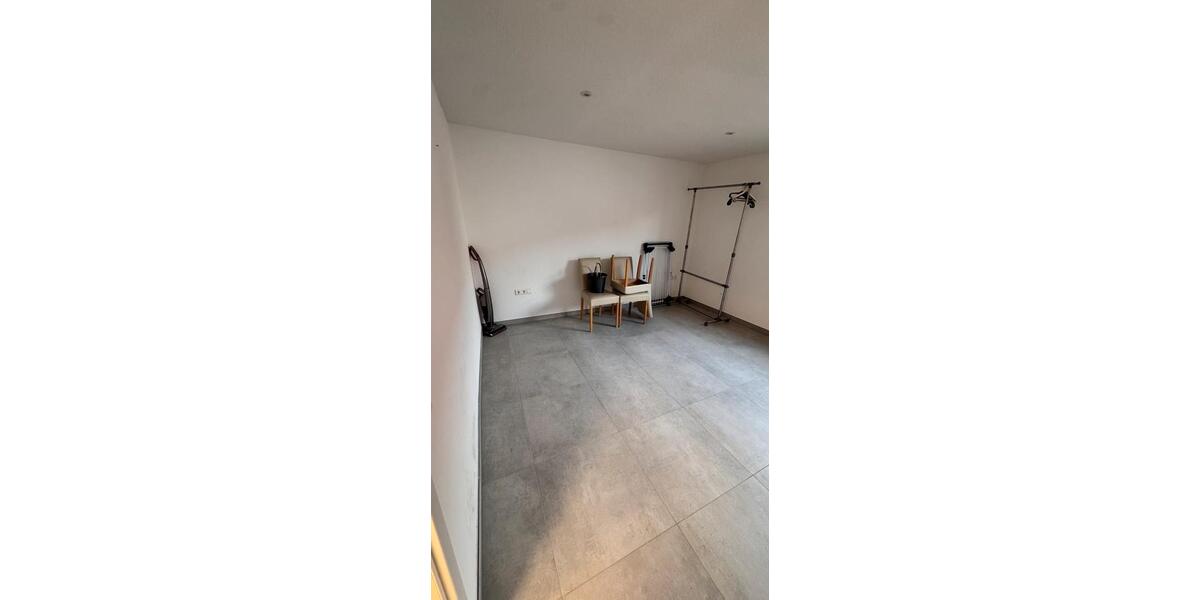 Etagenwohnung Neckartenzlingen - 2 Zimmer, 65 m&sup2;, 900&euro; | Angebot:25953934