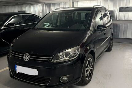 VW Touran 235.000 km 4.900 &euro; Böblingen 71032