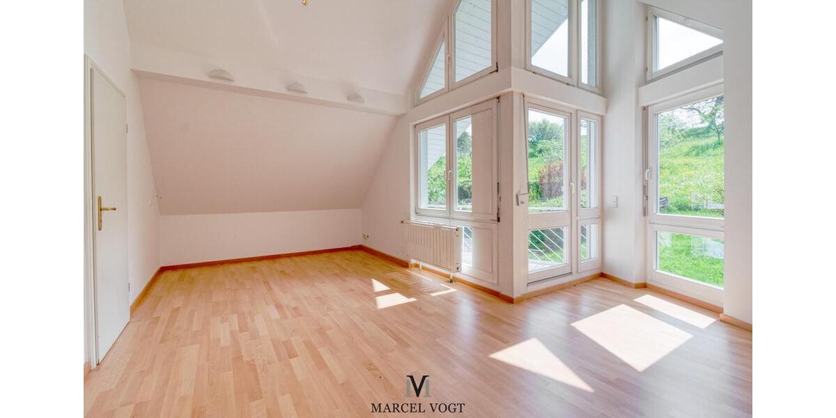 Einfamilienhaus Nürtingen - 7 Zimmer, 175 m&sup2;, 2.500&euro; | Angebot:26646125