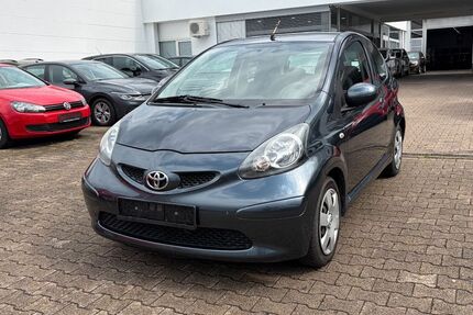 Toyota Aygo (X) 136.436 km 2.995 &euro; Stuttgart 70597