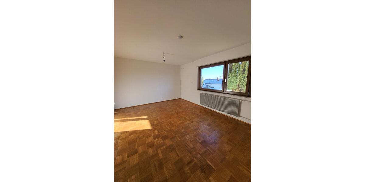 Einfamilienhaus Nagold - 8 Zimmer, 140 m&sup2;, 1.300&euro; | Angebot:25843300