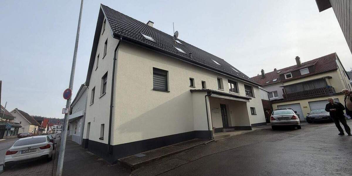 Mehrfamilienhaus, Wohnhaus Althengstett - 8 Zimmer, 180 m&sup2;, 595.999&euro; | Angebot:25737016