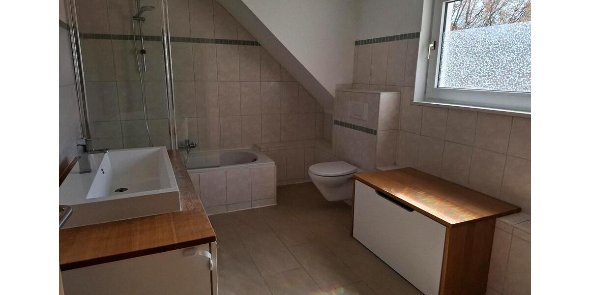 Dachgeschoßwohnung Reutlingen Reutlingen (Kernstadt) - 3.5 Zimmer, 103 m&sup2;, 450.000&euro; | Angebot:25936068