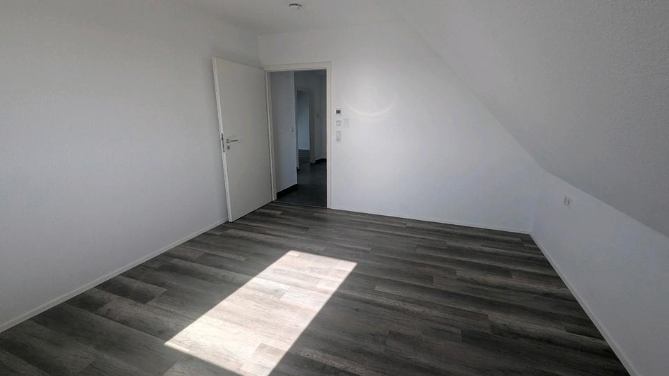 Dachgeschoßwohnung Deckenpfronn - 3.5 Zimmer, 74 m&sup2;, 399.000&euro; | Angebot:25939254