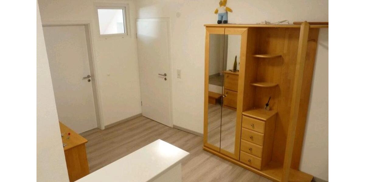 Etagenwohnung Reutlingen Reutlingen (Kernstadt) - 1 Zimmer, 270&euro; | Angebot:22927032