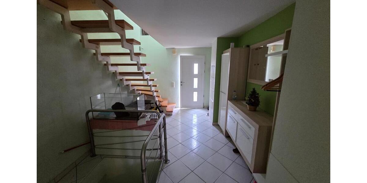 Reihenhaus Deckenpfronn - 7 Zimmer, 210 m&sup2;, 175.000&euro; | Angebot:25650202